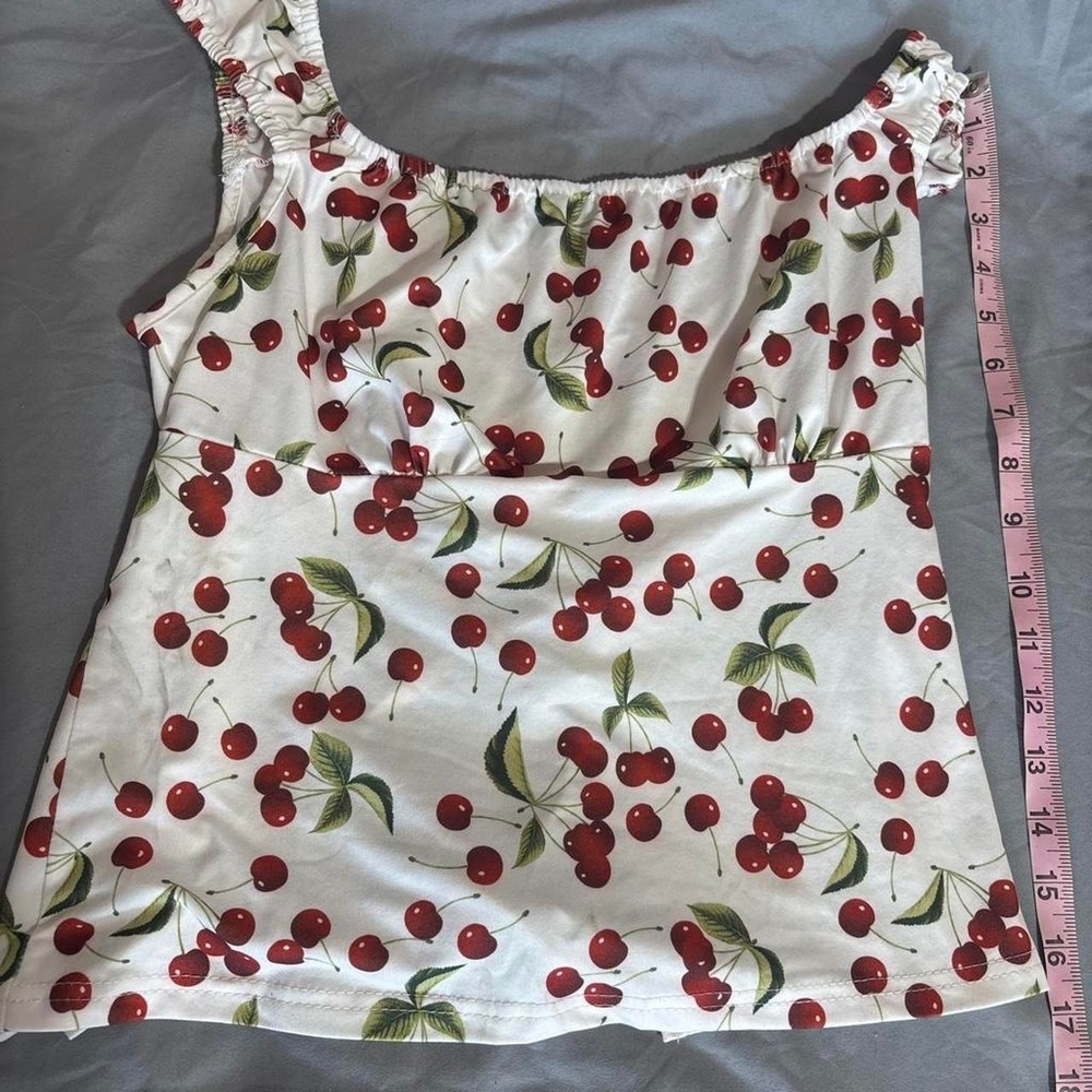 Cherry print crop top